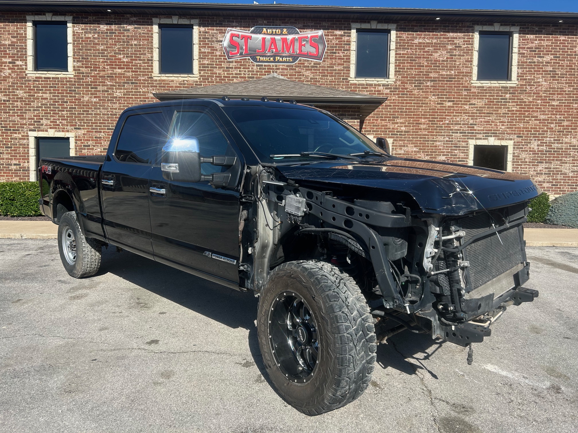 2017 Ford F-250 Super Duty Lariat's photo