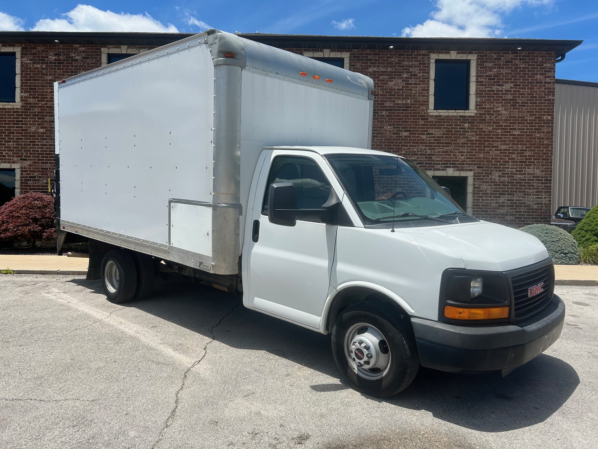 2015 GMC Savana Cutaway Work Van