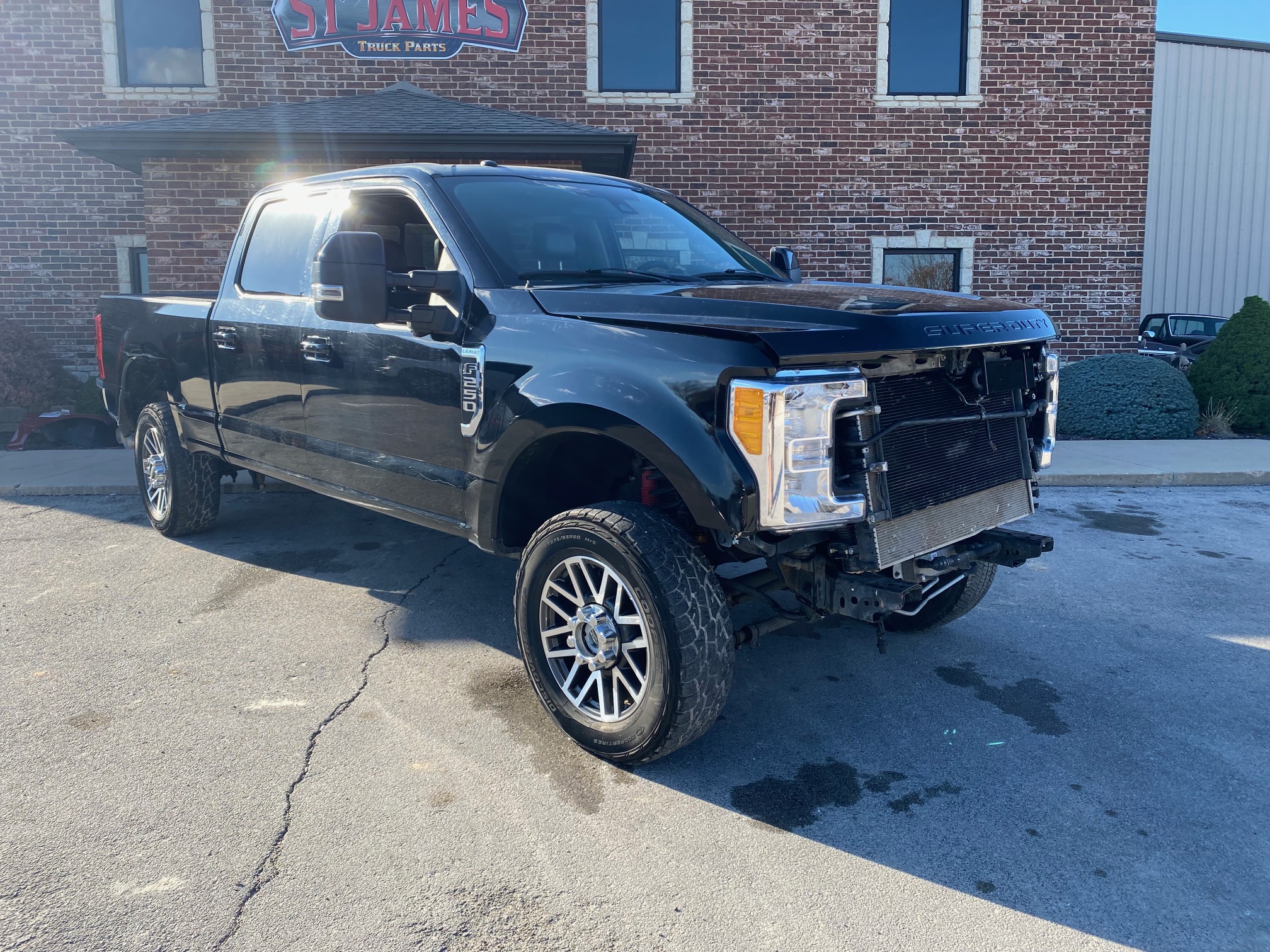 2017 Ford F-250 Super Duty Lariat's photo