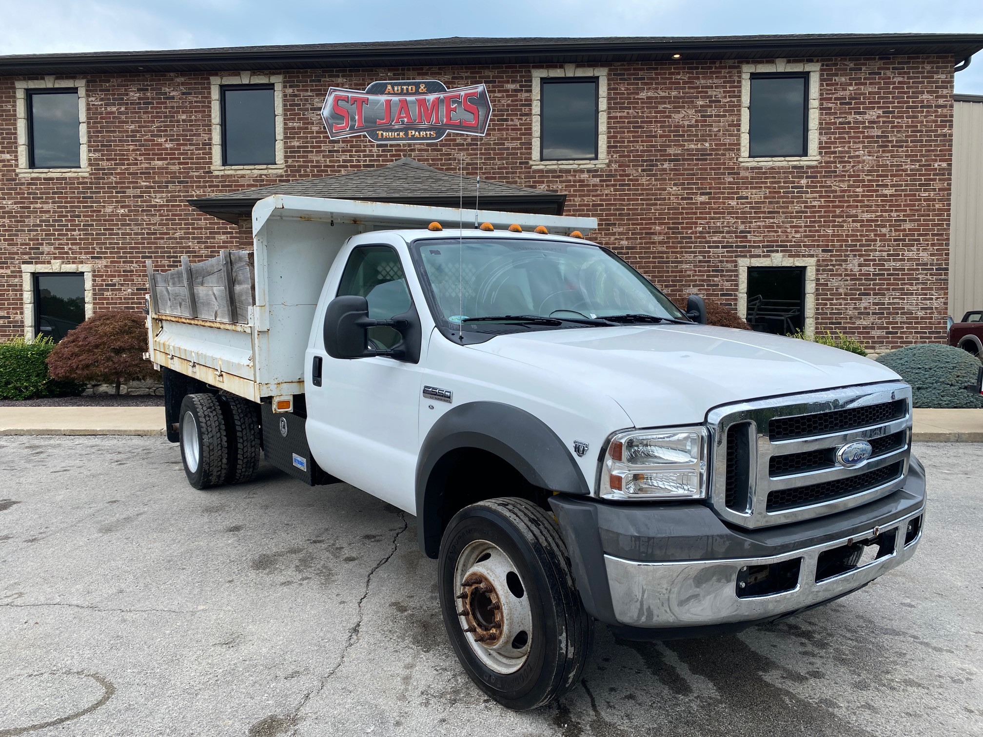 2005 Ford F-550's photo