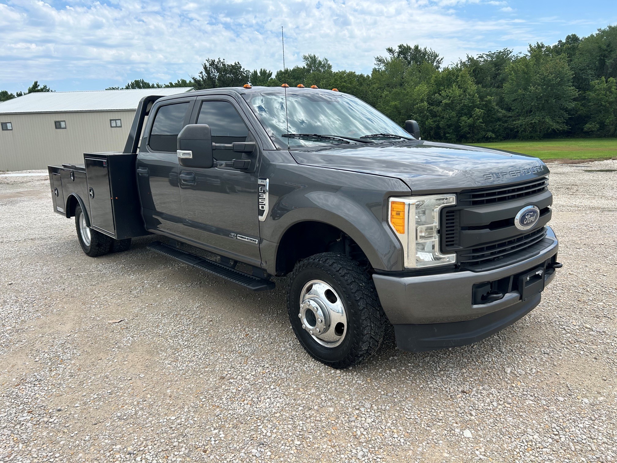 2017 Ford F-350 Super Duty Chassis Cab